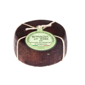 Formaggio di pecora affinato con vino rosso Sangiovese prodotto in Italia senza coloranti né conservanti