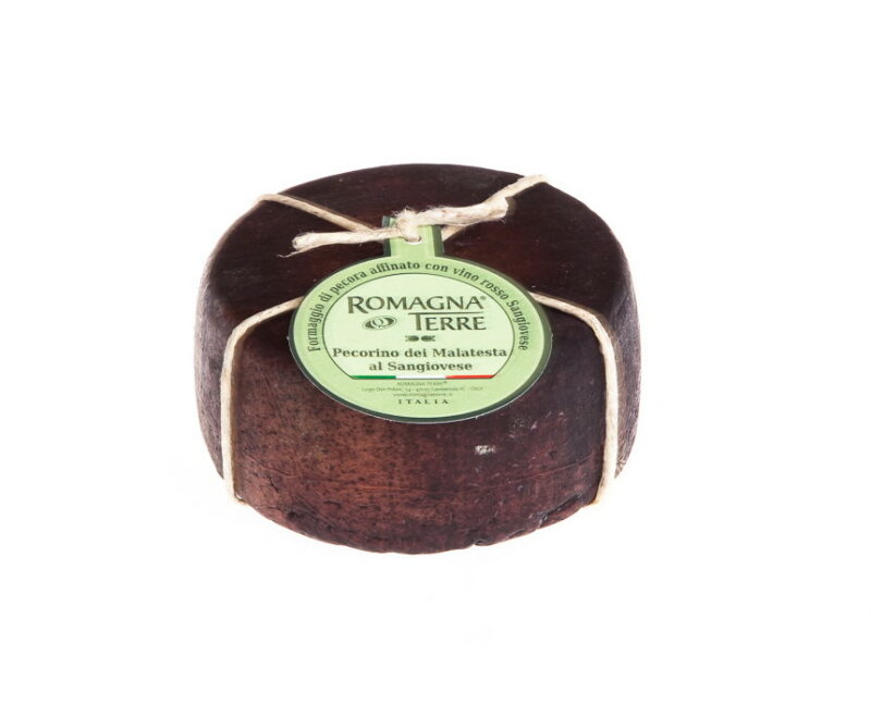 Formaggio di pecora affinato con vino rosso Sangiovese prodotto in Italia senza coloranti né conservanti