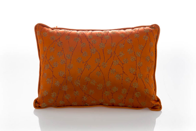 Cuscino Arancio Etro Home Collection con disegno foglie