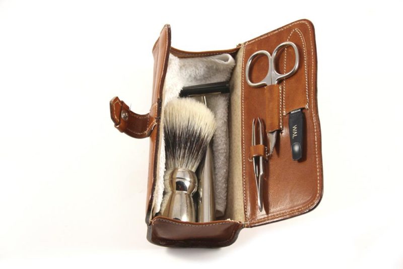 Set Barba e Mani da Viaggio in Vera Pelle color cuoio