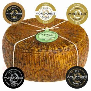 Formaggio di pecora stagionato prodotto in Italia senza coloranti nè conservanti