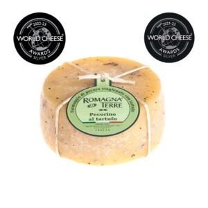 Formaggio di pecora stagionato con tartufo prodotto in Italia senza coloranti nè conservanti