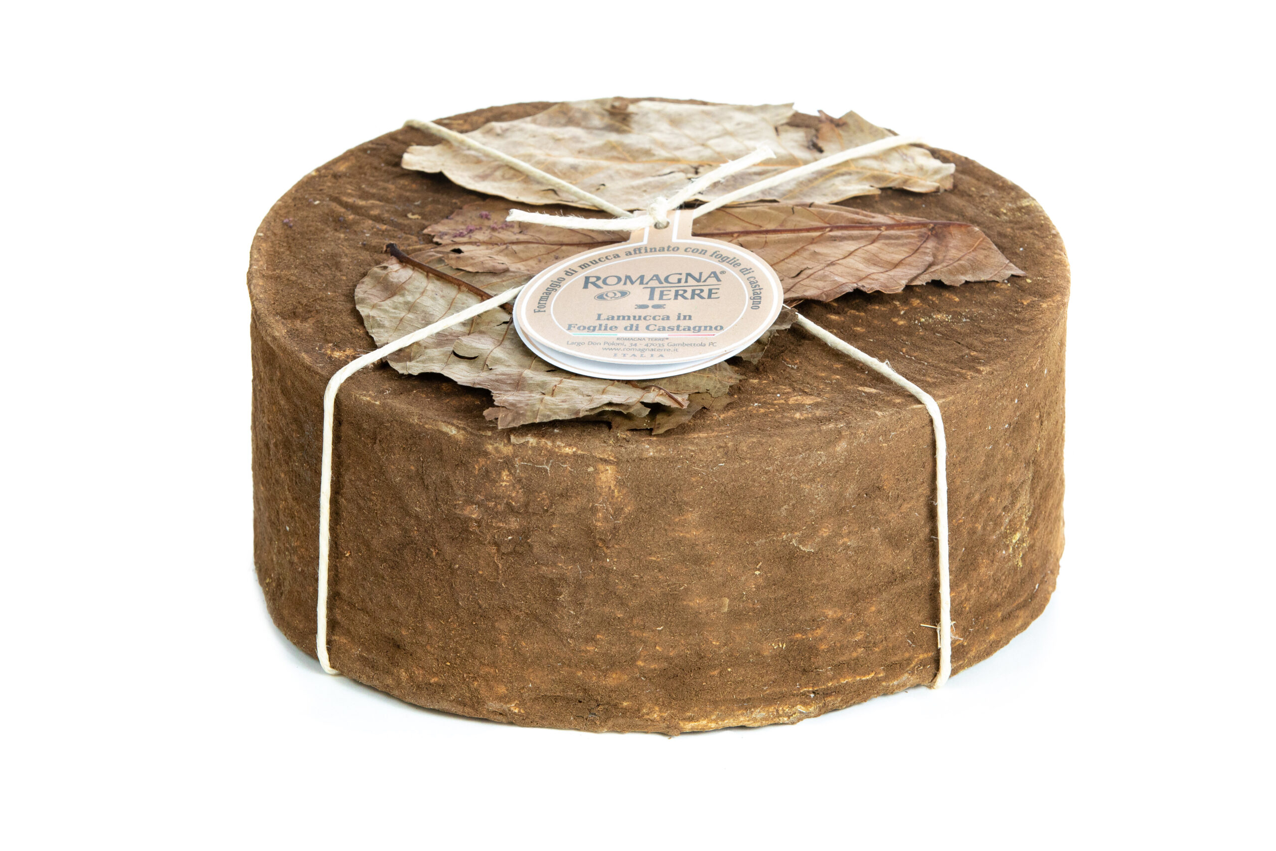Formaggio di mucca affinato con foglie di castagno in polvere prodotto in Italia senza coloranti né conservanti
