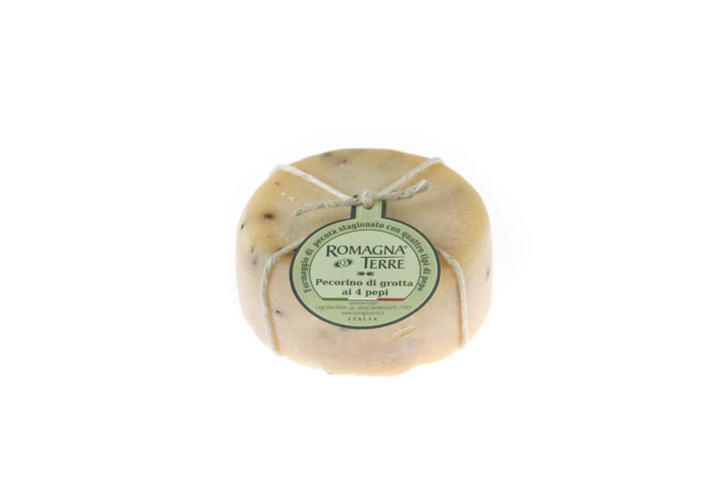 Formaggio di pecora stagionato con quattro tipi di pepe prodotto in Italia senza coloranti nè conservanti